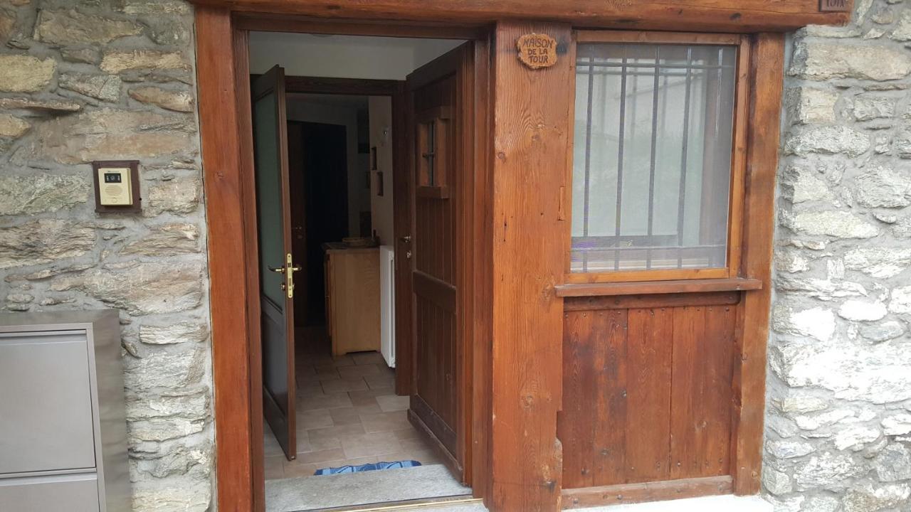 La Tour Apartment Gignod Exterior foto